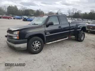 2004 Chevrolet Silverado 3500 LS z VIN 1GCJC39124E137216, wystawiony jako Copart lot #79547084 z przebiegiem 296 273 mil mil oraz Szkoda całkowita • Salvage title. Historia ofert i sprzedaży dostępna na DreamBid. Obrazek 1.