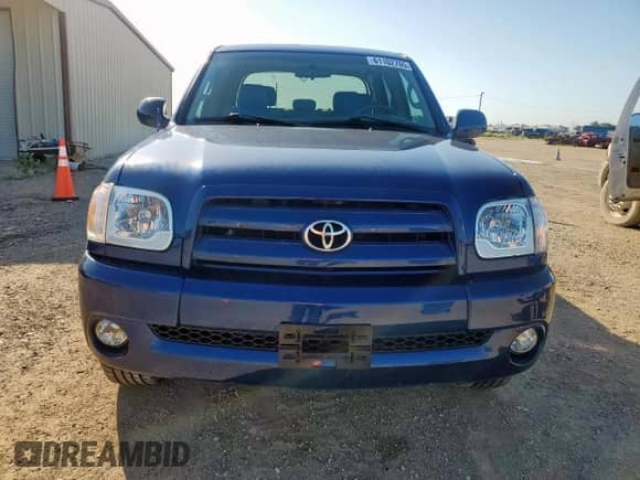 2006 Toyota Tundra Limited z VIN 5TBET38116S553329, wystawiony jako Copart lot #61102705 z przebiegiem 329 741 mil mil oraz Czysty tytuł • Clean title. Historia ofert i sprzedaży dostępna na DreamBid. Obrazek 5.