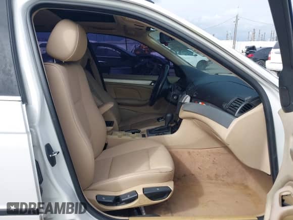 2004 BMW 3 Series 325i с VIN WBAEN33414PC12863, выставлен на аукционе IAAI как лот 43325667 с пробегом 101 779 миль миль и . История ставок и продаж доступна на DreamBid. Изображение 5.