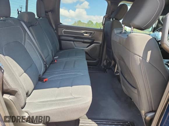 2020 Ram 1500 Big Horn z VIN 1C6SRFFT2LN212724, wystawiony jako Copart lot #71851745 z przebiegiem 74 296 mil mil oraz Szkoda całkowita • Salvage title. Historia ofert i sprzedaży dostępna na DreamBid. Obrazek 10.