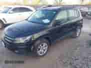 2017 Volkswagen Tiguan S с VIN WVGAV7AX2HK000023, выставлен на аукционе IAAI как лот 41971308 с пробегом 112 350 миль миль и . История ставок и продаж доступна на DreamBid. Изображение 2.