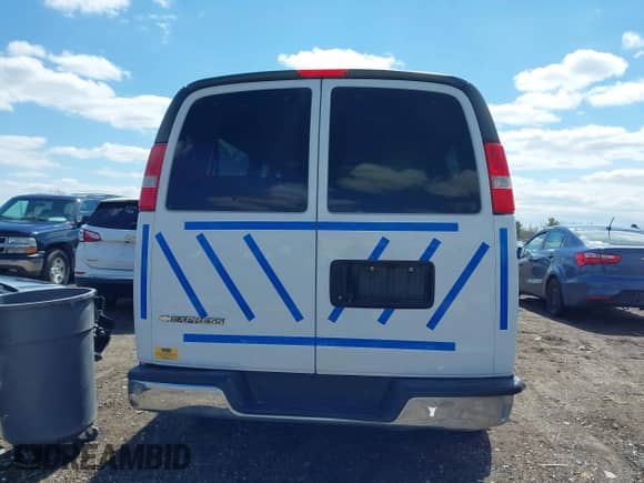 2017 Chevrolet Express Passenger LT с VIN 1GAZGPFF4H1242182, выставлен на аукционе IAAI как лот 42020122 с пробегом 51 100 миль миль и . История ставок и продаж доступна на DreamBid. Изображение 16.