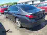 2021 BMW 5 Series 530i xDrive z VIN WBA13BJ0XMWX00677, wystawiony jako IAAI lot #42100435 z przebiegiem 66 140 mil mil oraz . Historia ofert i sprzedaży dostępna na DreamBid. Obrazek 3.