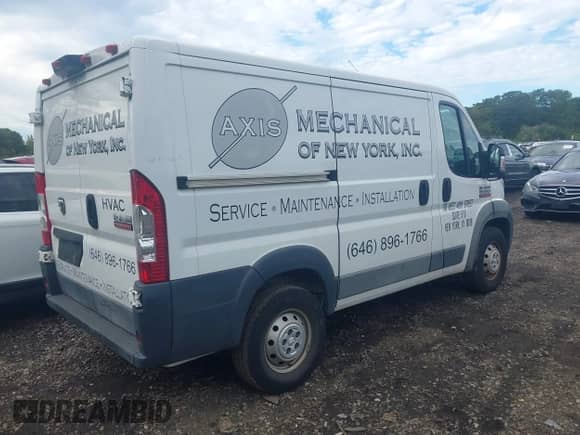 2017 Ram ProMaster Cargo z VIN 3C6TRVNG4HE516135, wystawiony jako IAAI lot #43327138 z przebiegiem 69 758 mil mil oraz . Historia ofert i sprzedaży dostępna na DreamBid. Obrazek 4.