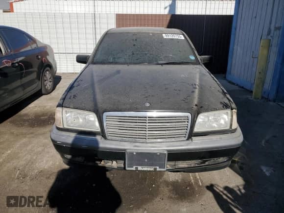 1999 Mercedes-Benz C 230/260/280/320 z VIN WDBHA24G8XA682177, wystawiony jako Copart lot #89120755 z przebiegiem 204 353 mil mil oraz Czysty tytuł • Clean title. Historia ofert i sprzedaży dostępna na DreamBid. Obrazek 5.