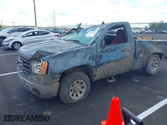 2007 GMC Sierra 1500 Work Truck с VIN 1GTEC14C67Z555452, выставлен на аукционе IAAI как лот 42001378 с пробегом 83 837 миль миль и . История ставок и продаж доступна на DreamBid. Изображение 2.