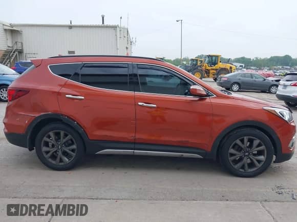 2018 Hyundai Santa Fe Ultimate with VIN 5XYZWDLA5JG522703, listed as a IAAI auction lot 42377253 with 143,116 mi miles and . Bid and sale history available at DreamBid. Image 14.