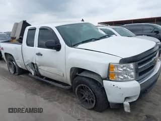 2008 Chevrolet Silverado 1500 Work Truck с VIN 1GCEK19J18Z284540, выставлен на аукционе IAAI как лот 42171691 с пробегом 185 162 миль миль и . История ставок и продаж доступна на DreamBid. Изображение 1.