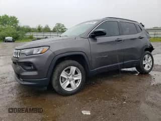 2022 Jeep Compass Latitude с VIN 3C4NJDBB8NT130627, выставлен на аукционе Copart как лот 60087585 с пробегом 45 006 миль миль и Списание • Salvage title. История ставок и продаж доступна на DreamBid. Изображение 1.