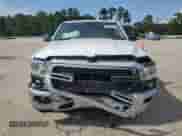 2020 Ram 1500 Big Horn z VIN 1C6RREBT7LN210837, wystawiony jako Copart lot #70735855 z przebiegiem Nie podano mil oraz Szkoda całkowita • Salvage title. Historia ofert i sprzedaży dostępna na DreamBid. Obrazek 5.