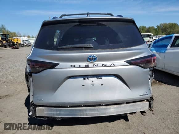 2023 Toyota Sienna LE z VIN 5TDKSKFC4PS077574, wystawiony jako Copart lot #53733535 z przebiegiem 16 612 mil mil oraz Szkoda całkowita • Salvage title. Historia ofert i sprzedaży dostępna na DreamBid. Obrazek 6.