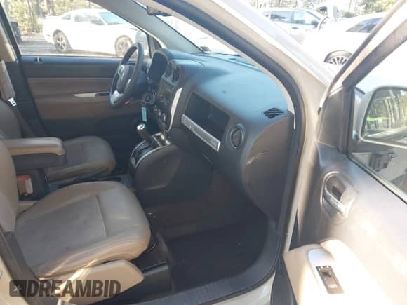 2016 Jeep Compass Latitude с VIN 1C4NJCEB2GD774767, выставлен на аукционе IAAI как лот 43368179 с пробегом 116 346 миль миль и . История ставок и продаж доступна на DreamBid. Изображение 5.