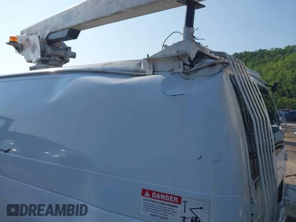 2007 Ford Econoline Cargo z VIN 1FTSE34L47DA57451, wystawiony jako IAAI lot #42383308 z przebiegiem 182 674 mil mil oraz . Historia ofert i sprzedaży dostępna na DreamBid. Obrazek 6.