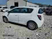 2016 Chevrolet Sonic LS с VIN 1G1JA6SG6G4171474, выставлен на аукционе Copart как лот 63087675 с пробегом 115 823 миль миль и Списание • Salvage title. История ставок и продаж доступна на DreamBid. Изображение 2.