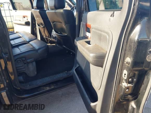 2005 Ford F-150 XLT z VIN 1FTPW12545KD56913, wystawiony jako IAAI lot #43379808 z przebiegiem 183 896 mil mil oraz . Historia ofert i sprzedaży dostępna na DreamBid. Obrazek 8.