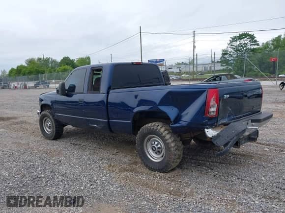 1998 Chevrolet Silverado 2500 с VIN 1GCGK29R6WE179646, выставлен на аукционе IAAI как лот 42213506 с пробегом 207 825 миль миль и . История ставок и продаж доступна на DreamBid. Изображение 3.