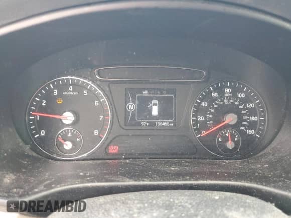 2018 Kia Sorento LX with VIN 5XYPG4A52JG352102, listed as a Copart auction lot 71438245 with 196,466 mi miles and Clean title. Bid and sale history available at DreamBid. Image 9.