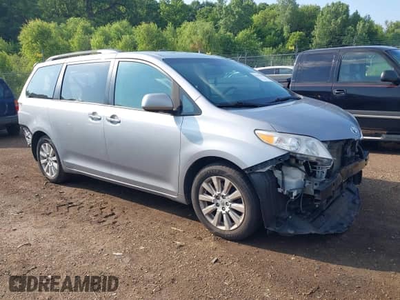 2012 Toyota Sienna XLE with VIN 5TDDK3DC0CS045751, listed as a IAAI auction lot 42591445 with 196,791 mi miles and . Bid and sale history available at DreamBid. Image 1.