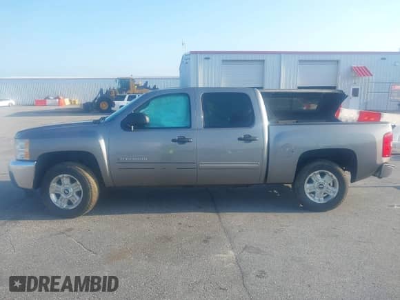 2013 Chevrolet Silverado 1500 LS z VIN 3GCPCREA7DG311647, wystawiony jako IAAI lot #42787890 z przebiegiem 147 389 mil mil oraz . Historia ofert i sprzedaży dostępna na DreamBid. Obrazek 14.