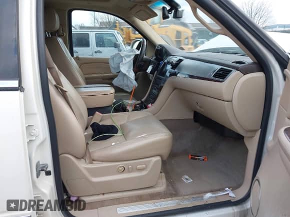 2009 Cadillac Escalade с VIN 1GYFK232X9R267887, выставлен на аукционе IAAI как лот 41295777 с пробегом Не указан миль и . История ставок и продаж доступна на DreamBid. Изображение 5.