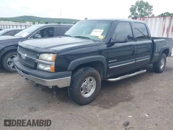 2003 Chevrolet Silverado 1500HD LS с VIN 1GCGC13UX3F240717, выставлен на аукционе IAAI как лот 42361171 с пробегом 153 176 миль миль и . История ставок и продаж доступна на DreamBid. Изображение 2.