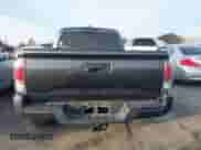 2021 Toyota Tacoma SR5 z VIN 3TMDZ5BN2MM108586, wystawiony jako IAAI lot #41604953 z przebiegiem 65 422 mil mil oraz . Historia ofert i sprzedaży dostępna na DreamBid. Obrazek 16.