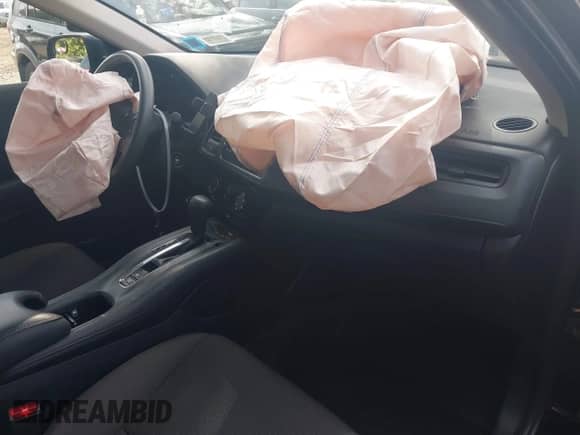 2021 Honda HR-V LX with VIN 3CZRU6H33MM747988, listed as a IAAI auction lot 43163400 with 30,223 mi miles and . Bid and sale history available at DreamBid. Image 5.