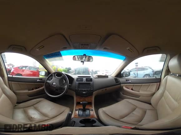 2005 Honda Accord с VIN JHMCN36555C005217, выставлен на аукционе IAAI как лот 41955259 с пробегом 165 384 миль миль и . История ставок и продаж доступна на DreamBid. Изображение 18.