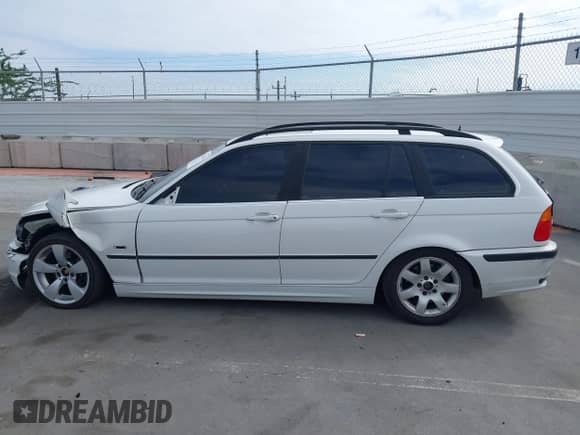 2004 BMW 3 Series 325i с VIN WBAEN33414PC12863, выставлен на аукционе IAAI как лот 43325667 с пробегом 101 779 миль миль и . История ставок и продаж доступна на DreamBid. Изображение 14.