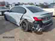2023 BMW 3 Series M340i xDrive z VIN 3MW49FF09P8C84517, wystawiony jako IAAI lot #41586394 z przebiegiem 25 349 mil mil oraz . Historia ofert i sprzedaży dostępna na DreamBid. Obrazek 3.