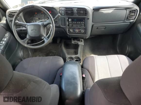 2004 Chevrolet S-10 LS z VIN 1GCDT13X84K146700, wystawiony jako Copart lot #57157835 z przebiegiem 164 393 mil mil oraz Szkoda całkowita • Salvage title. Historia ofert i sprzedaży dostępna na DreamBid. Obrazek 8.