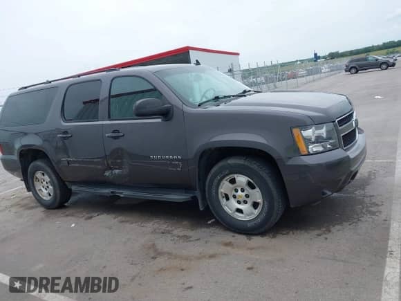 2010 Chevrolet Suburban LS с VIN 1GNUKHE32AR246467, выставлен на аукционе IAAI как лот 42849430 с пробегом 224 527 миль миль и . История ставок и продаж доступна на DreamBid. Изображение 13.