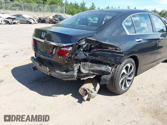 2017 Honda Accord EX-L z VIN 1HGCR3F85HA026926, wystawiony jako IAAI lot #42992664 z przebiegiem 53 747 mil mil oraz . Historia ofert i sprzedaży dostępna na DreamBid. Obrazek 6.