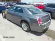 2012 Chrysler 300 с VIN 2C3CCAAG0CH156730, выставлен на аукционе IAAI как лот 42554647 с пробегом 164 088 миль миль и . История ставок и продаж доступна на DreamBid. Изображение 3.