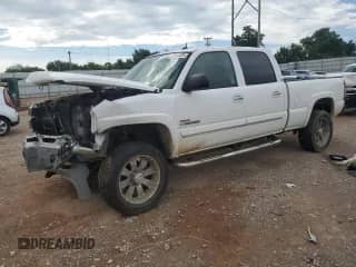 2005 Chevrolet Silverado 2500HD LS with VIN 1GCHC23225F957043, listed as a Copart auction lot 62664025 with 216,141 mi miles and Salvage title. Bid and sale history available at DreamBid. Image 1.