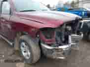 2018 Ram 1500 Big Horn z VIN 1C6RR7GG7JS319692, wystawiony jako IAAI lot #41486502 z przebiegiem 98 635 mil mil oraz . Historia ofert i sprzedaży dostępna na DreamBid. Obrazek 20.