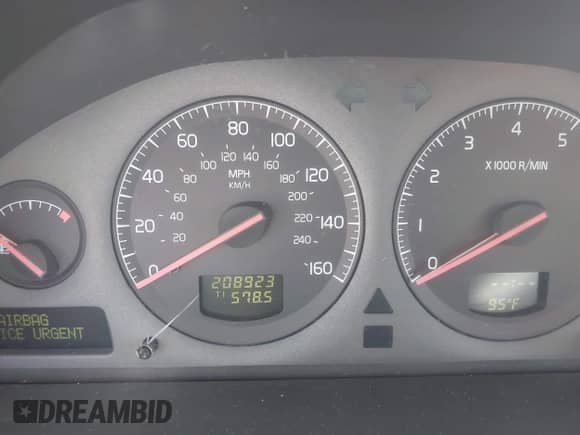 2001 Volvo S60 с VIN YV1RS61N812008524, выставлен на аукционе IAAI как лот 42571008 с пробегом 208 923 миль миль и . История ставок и продаж доступна на DreamBid. Изображение 7.