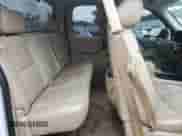 2010 Chevrolet Silverado 1500 LTZ z VIN 1GCSKTE36AZ107820, wystawiony jako Copart lot #86590095 z przebiegiem 231 660 mil mil oraz Szkoda całkowita • Salvage title. Historia ofert i sprzedaży dostępna na DreamBid. Obrazek 10.