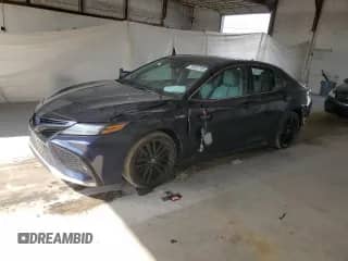2021 Toyota Camry Hybrid XSE with VIN 4T1K31AK7MU554815, listed as a Copart auction lot 70532715 with 37,021 mi miles and Salvage title. Bid and sale history available at DreamBid. Image 1.