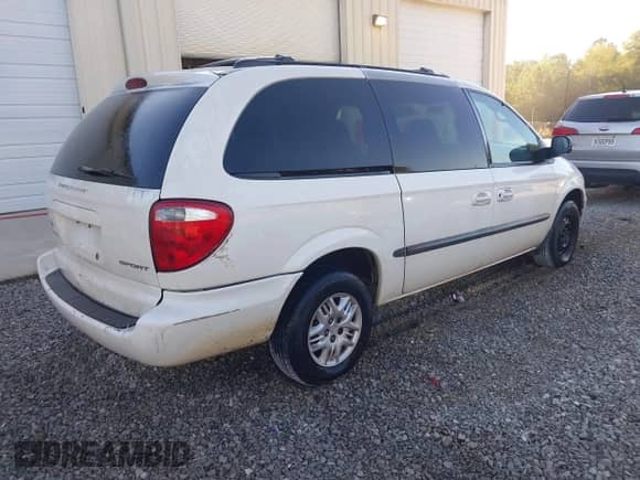 2002 Dodge Caravan Sport with VIN 2B4GP44352R688220, listed as a IAAI auction lot 43438148 with 161,471 mi miles and . Bid and sale history available at DreamBid. Image 6.