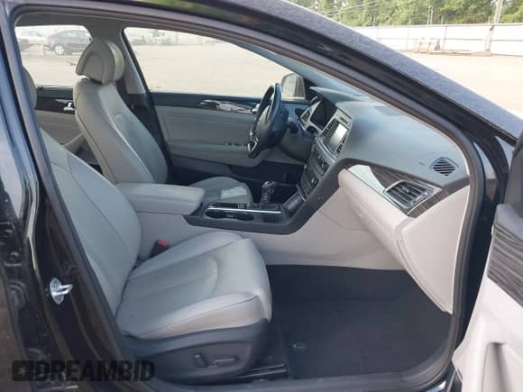 2015 Hyundai Sonata Sport с VIN 5NPE34AF1FH245005, выставлен на аукционе IAAI как лот 42612427 с пробегом Не указан миль и . История ставок и продаж доступна на DreamBid. Изображение 5.