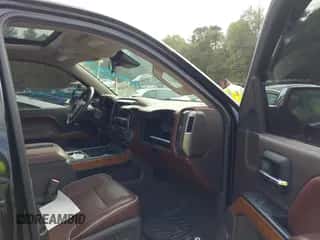 2015 Chevrolet Silverado 1500 High Country с VIN 3GCUKTEC3FG419402, выставлен на аукционе IAAI как лот 43243843 с пробегом 144 226 миль миль и . История ставок и продаж доступна на DreamBid. Изображение 5.