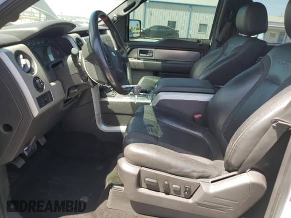 2012 Ford F-150 SVT Raptor z VIN 1FTFW1R67CFB54714, wystawiony jako Copart lot #65194685 z przebiegiem 181 317 mil mil oraz Szkoda całkowita • Salvage title. Historia ofert i sprzedaży dostępna na DreamBid. Obrazek 7.