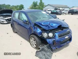 2014 Chevrolet Sonic LT с VIN 1G1JC6SH7E4116550, выставлен на аукционе IAAI как лот 42671179 с пробегом 65 523 миль миль и . История ставок и продаж доступна на DreamBid. Изображение 1.