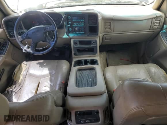 2005 GMC Sierra 1500 SLE z VIN 2GTEK13T751200347, wystawiony jako Copart lot #60863495 z przebiegiem 272 891 mil mil oraz Czysty tytuł • Clean title. Historia ofert i sprzedaży dostępna na DreamBid. Obrazek 8.