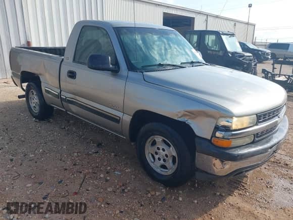 2000 Chevrolet Silverado 1500 LS with VIN 1GCEC14W2YZ179649, listed as a IAAI auction lot 42525015 with 284,859 mi miles and . Bid and sale history available at DreamBid. Image 1.