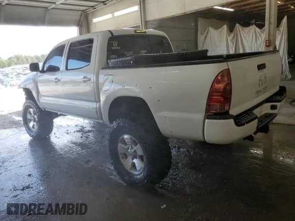 2006 Toyota Tacoma PreRunner с VIN 5TEJU62N16Z186306, выставлен на аукционе Copart как лот 83984635 с пробегом 280 940 миль миль и Списание • Salvage title. История ставок и продаж доступна на DreamBid. Изображение 2.