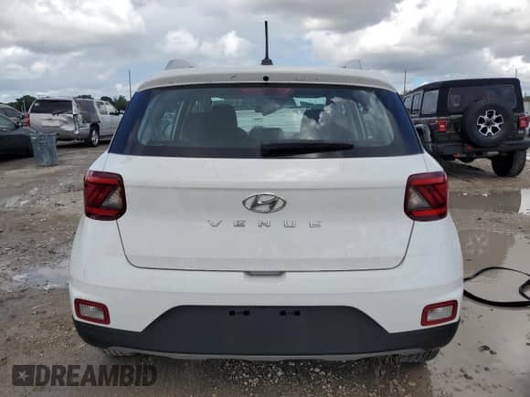 2025 Hyundai Venue SEL z VIN KMHRC8A35SU371927, wystawiony jako Copart lot #81486405 z przebiegiem 6 666 mil mil oraz Nie do naprawy • Non repairable. Historia ofert i sprzedaży dostępna na DreamBid. Obrazek 6.