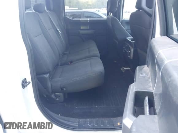 2019 Ford F-150 XLT z VIN 1FTEW1EP0KKD88077, wystawiony jako IAAI lot #43125919 z przebiegiem 80 967 mil mil oraz . Historia ofert i sprzedaży dostępna na DreamBid. Obrazek 8.