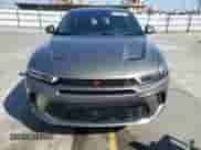 2024 Dodge Hornet GT z VIN ZACNDFAN3R3A41762, wystawiony jako Copart lot #57511465 z przebiegiem 12 748 mil mil oraz Czysty tytuł • Clean title. Historia ofert i sprzedaży dostępna na DreamBid. Obrazek 5.